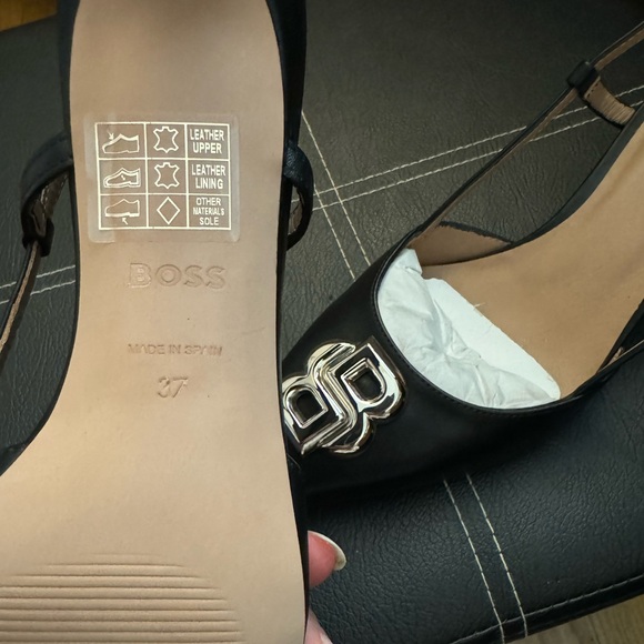 ❤️BOSS Slingback Pumps with Doube B Monogram❤️ - Picture 3 of 6